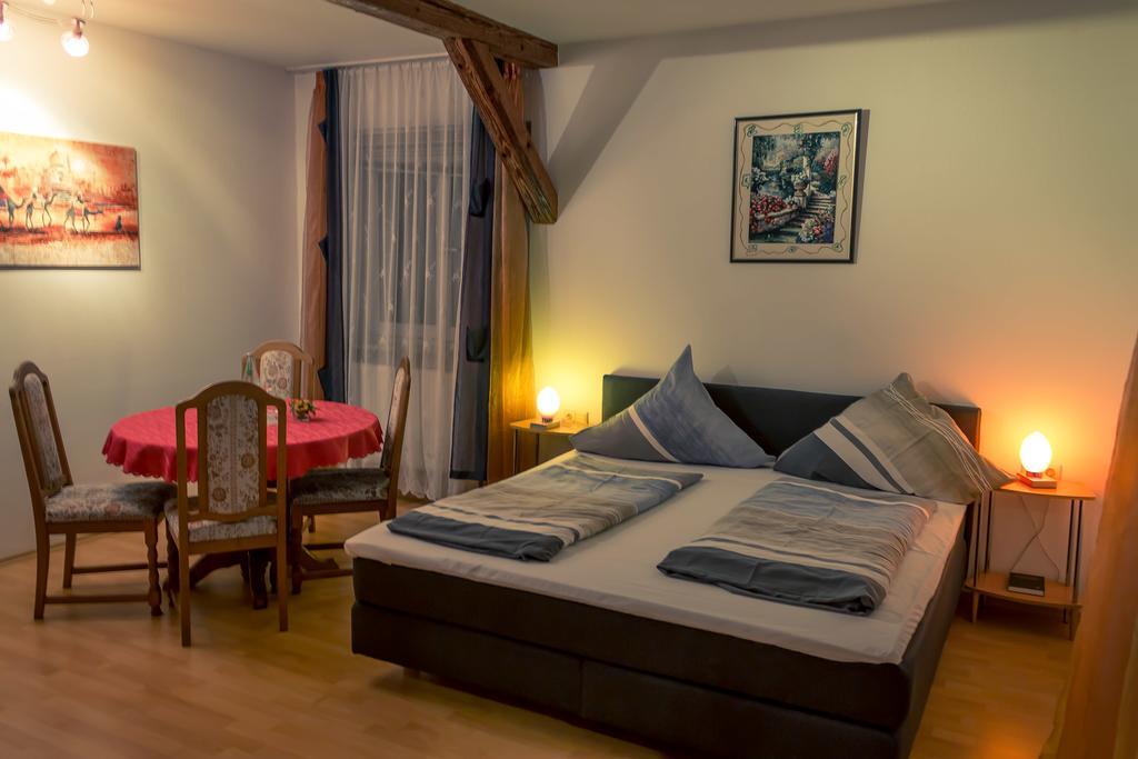 Hotel Adler Aichelberg  Habitación foto