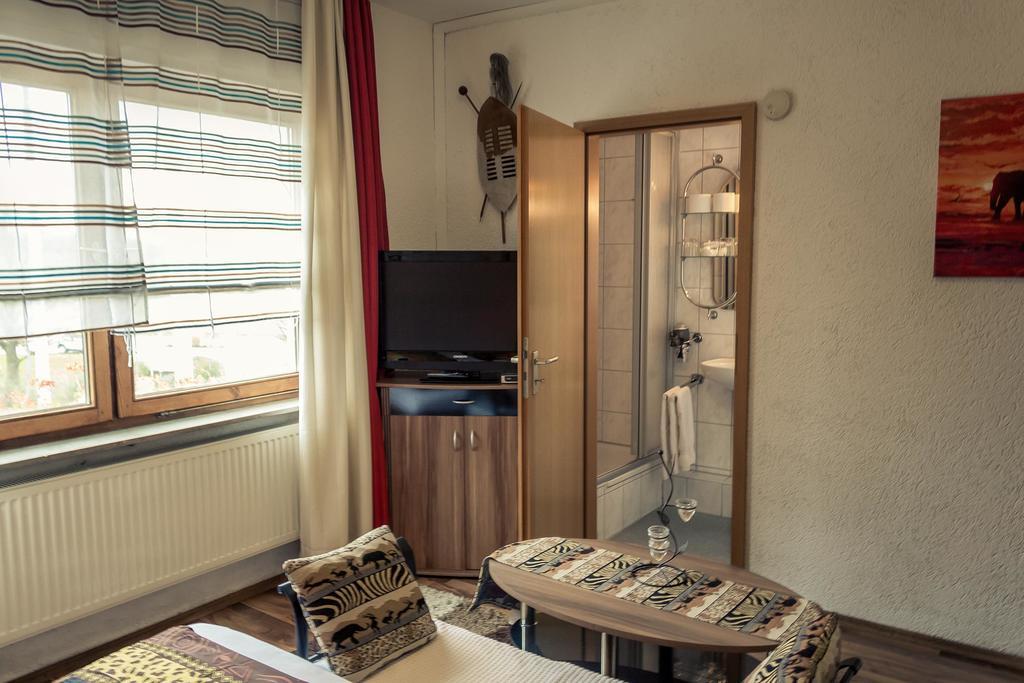 Hotel Adler Aichelberg  Habitación foto