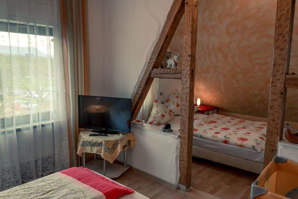 Hotel Adler Aichelberg  Habitación foto